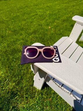 Quay Australia Noosa Sunglasses- pink w/tortoise shell and Gradient Brown Lenses